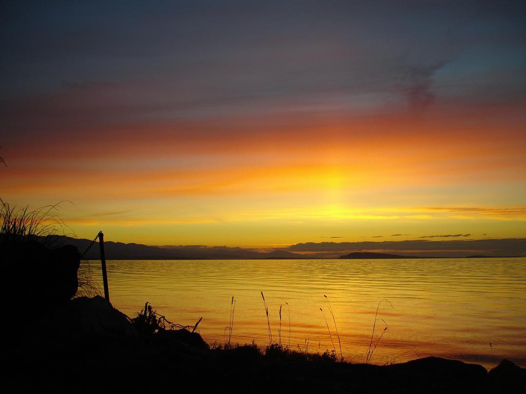 At Nautica Tigh Private Keypad Entrances Bed & Breakfast Qualicum Beach Luaran gambar