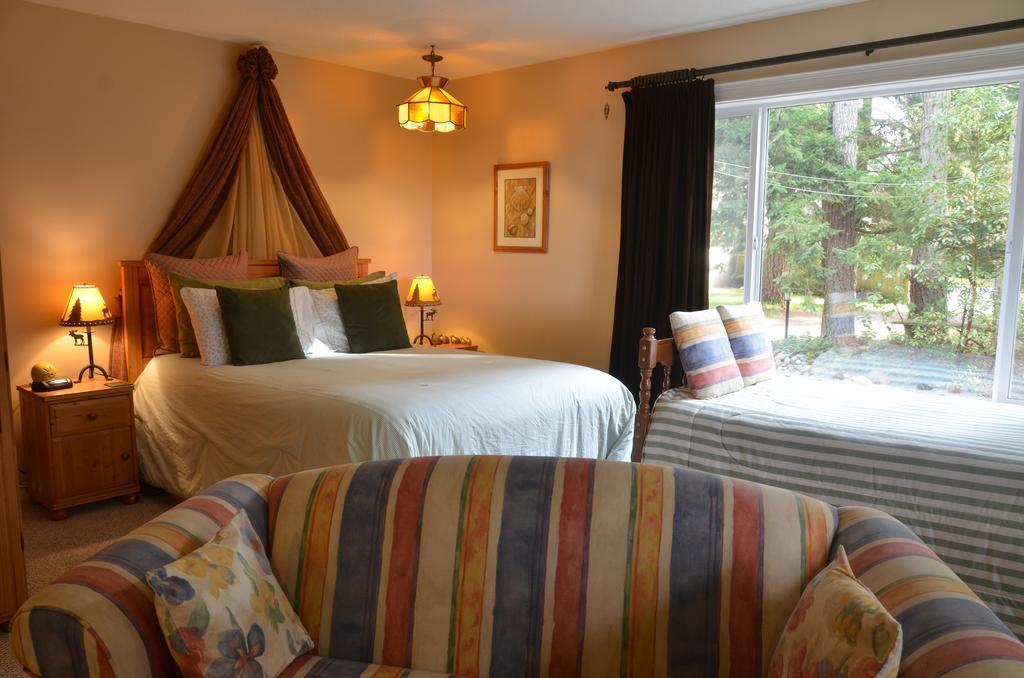 At Nautica Tigh Private Keypad Entrances Bed & Breakfast Qualicum Beach Luaran gambar