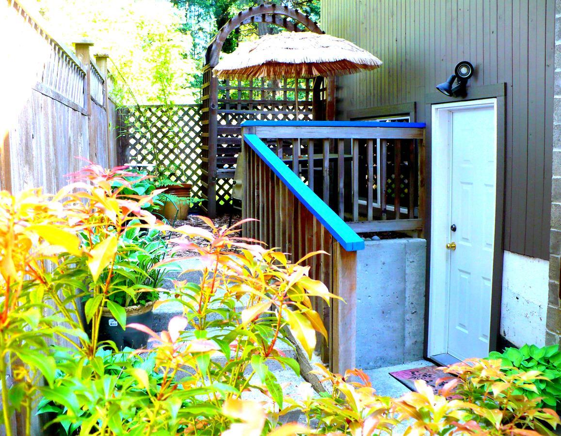 At Nautica Tigh Private Keypad Entrances Bed & Breakfast Qualicum Beach Luaran gambar